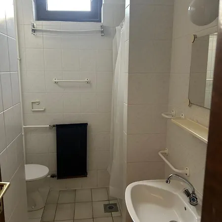 Fenyo Liget Vendeghaz Balatonlelle