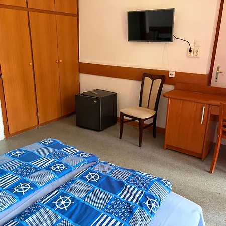 بيت ضيافة Fenyo Liget Vendeghaz بالاتوليلّي